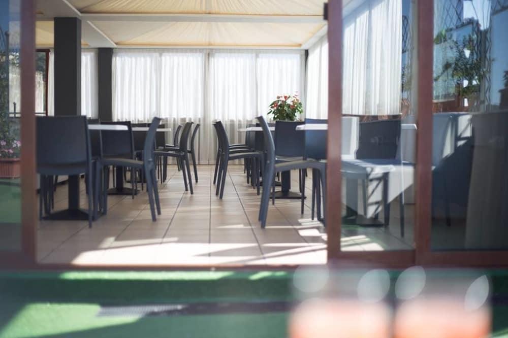 Kleopatra Design Hotel Napels Buitenkant foto
